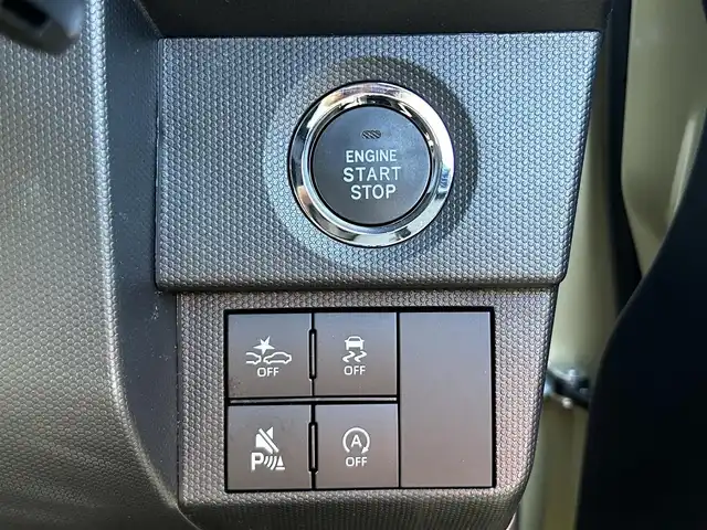 ダイハツ タフト G ダーククロムベンチャー 福島県 2025(令7)年 0.3万km サンドベージュメタリック スマートアシスト/アダプティブクルーズコントロール/レーンキープコントロール/ふらつき警報/路側逸脱警報機能/車線逸脱警報機能/車線逸脱抑制制御機能/ブレーキ制御誤発進抑制機能/衝突警報機能/衝突回避支援ブレーキ機能/標識認識機能/先行車発進お知らせ機能/社外ナビゲーション/型番：CN-CE01WD/【SD/BT/TV】/パノラマモニター/前席シートヒーター/アイドリングストップ/ステアリングリモコン/LEDオートライト/LEDフォグランプ/社外フロアマット