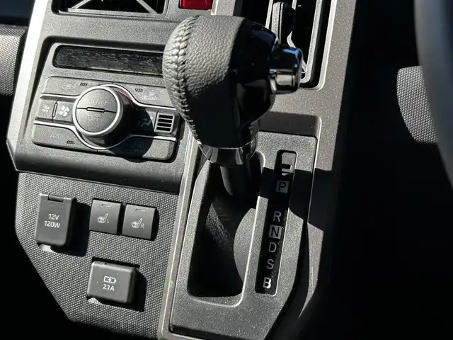 ダイハツ タフト G ダーククロムベンチャー 福島県 2025(令7)年 0.3万km サンドベージュメタリック スマートアシスト/アダプティブクルーズコントロール/レーンキープコントロール/ふらつき警報/路側逸脱警報機能/車線逸脱警報機能/車線逸脱抑制制御機能/ブレーキ制御誤発進抑制機能/衝突警報機能/衝突回避支援ブレーキ機能/標識認識機能/先行車発進お知らせ機能/社外ナビゲーション/型番：CN-CE01WD/【SD/BT/TV】/パノラマモニター/前席シートヒーター/アイドリングストップ/ステアリングリモコン/LEDオートライト/LEDフォグランプ/社外フロアマット