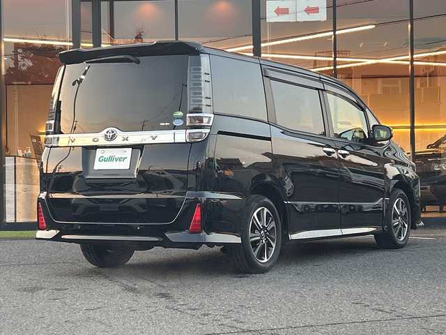 トヨタ ヴォクシー ZS 煌Ⅱ 大阪府 2020(令2)年 8.9万km ブラック 1オーナー　プリクラッシュセーフティ　１１型アルパインナビ　アルパインフリップダウンモニター　バックカメラ　両側パワースライドドア　前後ドラレコ　クリアランスソナー　床下ラゲッジＢＯＸ　シートバックテーブル　CD DVD BT ＨＤＭＩ　SD 　USB フルセグTV　後席シェード　ウィンカーミラー　LEDオートライト　フォグ　ETC　アイドリングストップ