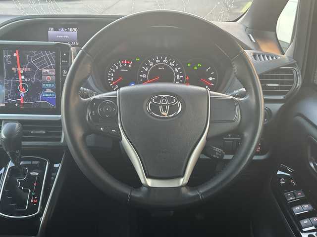 トヨタ ヴォクシー ZS 煌Ⅱ 大阪府 2020(令2)年 8.9万km ブラック 1オーナー　プリクラッシュセーフティ　１１型アルパインナビ　アルパインフリップダウンモニター　バックカメラ　両側パワースライドドア　前後ドラレコ　クリアランスソナー　床下ラゲッジＢＯＸ　シートバックテーブル　CD DVD BT ＨＤＭＩ　SD 　USB フルセグTV　後席シェード　ウィンカーミラー　LEDオートライト　フォグ　ETC　アイドリングストップ