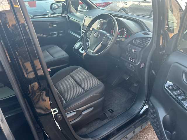 トヨタ ヴォクシー ZS 煌Ⅱ 大阪府 2020(令2)年 8.9万km ブラック 1オーナー　プリクラッシュセーフティ　１１型アルパインナビ　アルパインフリップダウンモニター　バックカメラ　両側パワースライドドア　前後ドラレコ　クリアランスソナー　床下ラゲッジＢＯＸ　シートバックテーブル　CD DVD BT ＨＤＭＩ　SD 　USB フルセグTV　後席シェード　ウィンカーミラー　LEDオートライト　フォグ　ETC　アイドリングストップ