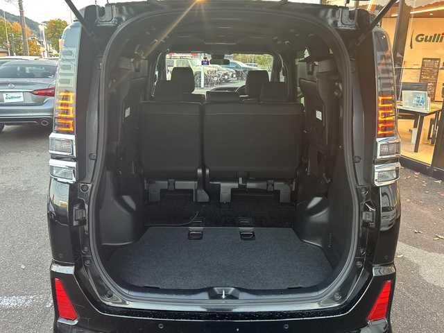 トヨタ ヴォクシー ZS 煌Ⅱ 大阪府 2020(令2)年 8.9万km ブラック 1オーナー　プリクラッシュセーフティ　１１型アルパインナビ　アルパインフリップダウンモニター　バックカメラ　両側パワースライドドア　前後ドラレコ　クリアランスソナー　床下ラゲッジＢＯＸ　シートバックテーブル　CD DVD BT ＨＤＭＩ　SD 　USB フルセグTV　後席シェード　ウィンカーミラー　LEDオートライト　フォグ　ETC　アイドリングストップ