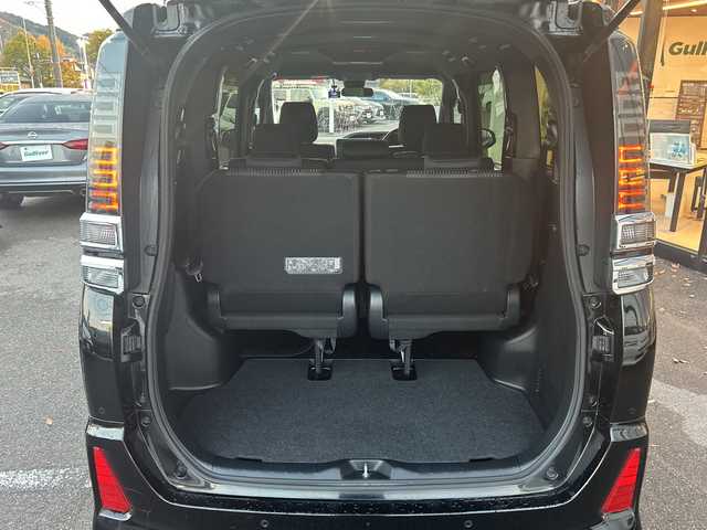 トヨタ ヴォクシー ZS 煌Ⅱ 大阪府 2020(令2)年 8.9万km ブラック 1オーナー　プリクラッシュセーフティ　１１型アルパインナビ　アルパインフリップダウンモニター　バックカメラ　両側パワースライドドア　前後ドラレコ　クリアランスソナー　床下ラゲッジＢＯＸ　シートバックテーブル　CD DVD BT ＨＤＭＩ　SD 　USB フルセグTV　後席シェード　ウィンカーミラー　LEDオートライト　フォグ　ETC　アイドリングストップ