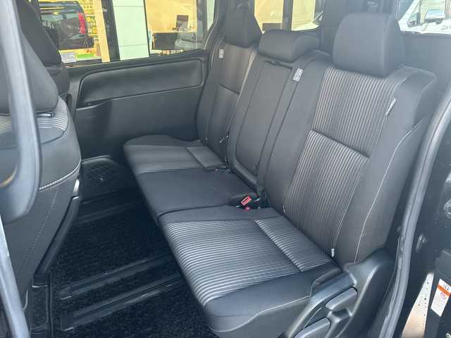 トヨタ ヴォクシー ZS 煌Ⅱ 大阪府 2020(令2)年 8.9万km ブラック 1オーナー　プリクラッシュセーフティ　１１型アルパインナビ　アルパインフリップダウンモニター　バックカメラ　両側パワースライドドア　前後ドラレコ　クリアランスソナー　床下ラゲッジＢＯＸ　シートバックテーブル　CD DVD BT ＨＤＭＩ　SD 　USB フルセグTV　後席シェード　ウィンカーミラー　LEDオートライト　フォグ　ETC　アイドリングストップ