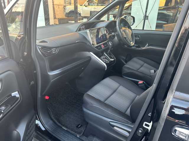 トヨタ ヴォクシー ZS 煌Ⅱ 大阪府 2020(令2)年 8.9万km ブラック 1オーナー　プリクラッシュセーフティ　１１型アルパインナビ　アルパインフリップダウンモニター　バックカメラ　両側パワースライドドア　前後ドラレコ　クリアランスソナー　床下ラゲッジＢＯＸ　シートバックテーブル　CD DVD BT ＨＤＭＩ　SD 　USB フルセグTV　後席シェード　ウィンカーミラー　LEDオートライト　フォグ　ETC　アイドリングストップ