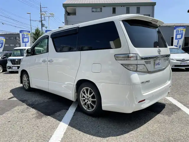 トヨタ ヴェルファイア 2．4Z ゴールデンアイズ 京都府 2013(平25)年 9.2万km ホワイトパールクリスタルシャイン （株）IDOMが運営する【じしゃロン伏見店】の/自社ローン専用車両になります。/こちらは現金またはオートローンご利用時の価格です。/自社ローンご希望の方は別途その旨お申し付けください/純正HDDナビ/(Bluetooth/FM/AM/DVD)/ワンセグTV/バックカメラ/両側電動スライドドア/コーナーセンサー/横滑り防止装置/ハーフレザー/ETC/後部座席モニター/パワーバックドア/純正AW&サマータイヤ積込/プッシュスタート/スマートキー/HIDヘッドライト/オートライト/スペアキー/フロアマット