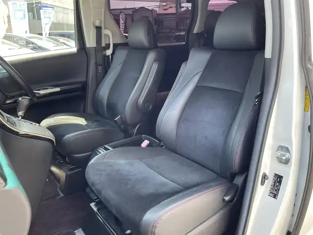 トヨタ ヴェルファイア 2．4Z ゴールデンアイズ 京都府 2013(平25)年 9.2万km ホワイトパールクリスタルシャイン （株）IDOMが運営する【じしゃロン伏見店】の/自社ローン専用車両になります。/こちらは現金またはオートローンご利用時の価格です。/自社ローンご希望の方は別途その旨お申し付けください/純正HDDナビ/(Bluetooth/FM/AM/DVD)/ワンセグTV/バックカメラ/両側電動スライドドア/コーナーセンサー/横滑り防止装置/ハーフレザー/ETC/後部座席モニター/パワーバックドア/純正AW&サマータイヤ積込/プッシュスタート/スマートキー/HIDヘッドライト/オートライト/スペアキー/フロアマット