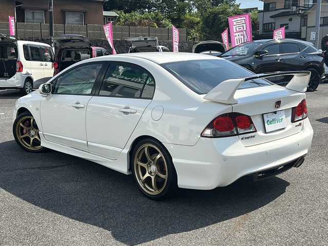 ホンダ シビック タイプR 愛知県 2008(平20)年 6.2万km チャンピオンシップホワイト 後期モデル/6速MT/モデューロサスペンション/ADVANレーシングRGIIアルミホイール/ブレンボキャリパー/社外SDナビ/フルセグTV/Bluetooth/CD・DVD/FM・AM/ETC/前方ドライブレコーダー（HDR752G）/レーダー探知機（VA-260G）/コーナーセンサー/HID（ディスチャージ）ライト/シビック用フロアマット（タイプR用赤マット積み込み）/純正アルミホイール4本積み込み/アルミペダル/横滑り防止（VSA）/スペアキー/取扱説明書/保証書