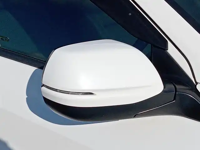 ホンダ ヴェゼル X 福井県 2015(平27)年 13.1万km ホワイトオーキッドパール 社外ナビ/フルセグテレビ/バックカメラ/クルーズコントロール/衝突被害軽減システム/アイドリングストップ/パーキングアシスト/横滑り防止装置/レーンキープアシスト/盗難防止装置/ETC/前後ドライブレコーダー/エンジンスタートボタン/LEDヘッドライト/オートライト/純正16インチAW/スマートキー