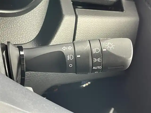 トヨタ タンク カスタムG 埼玉県 2019(令1)年 1.6万km パールホワイトⅢ スマートアシスト3/衝突警報機能/衝突回避支援ブレーキ機能/誤発進抑制制御機能/車線逸脱警報機能/先行車発進お知らせ機能/オートハイビーム/純正9インチナビ（NSZT-Y68T）/　DTV CD DVD BT SD/両側パワースライドドア/パノラミックビューモニター/前席シートヒーター/クルーズコントロール/TRC（トラクションコントロール）/VSC（ビークルスタビリティコントロール）/Stop&Start System(SMART STOP)/社外前後ドライブレコーダー（CS-71FW）/ビルトインETC/エンジンスタートボタン/スマートキー/スペアキー/純正アルミホイール/純正LEDヘッドランプ＆フォグランプ
