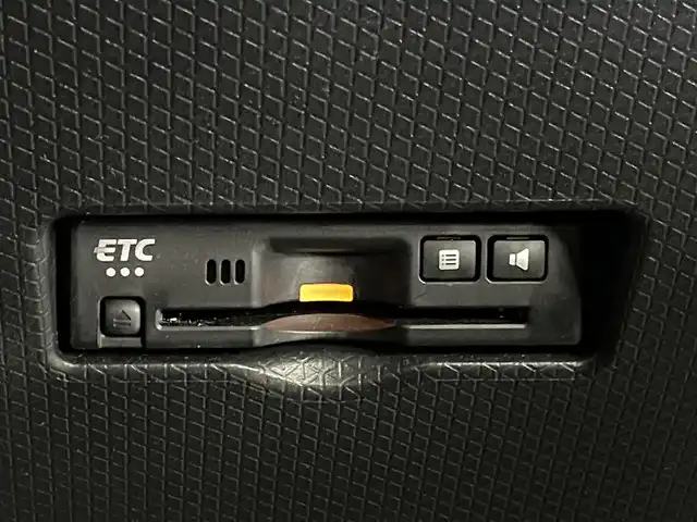 ダイハツ タント ファンクロスターボ 埼玉県 2023(令5)年 1.1万km ブラックマイカメタリック/シャイニングホワイトパール スマートアシスト　社外８インチディスプレイオーディオ　パノラマモニター　ＢＳＭ　アダプティブクルーズコントロール　シートヒーター　ＨＤＭＩ　純正アルミホイール　オートハイビーム　ＬＥＤライト　地デジ