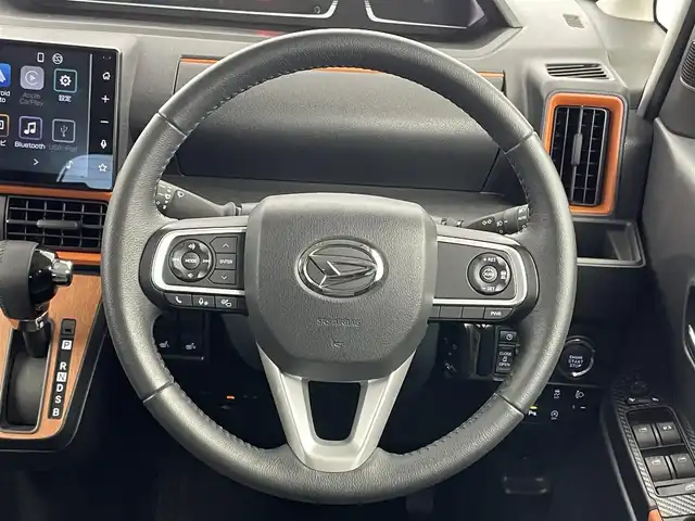 ダイハツ タント ファンクロスターボ 埼玉県 2023(令5)年 1.1万km ブラックマイカメタリック/シャイニングホワイトパール スマートアシスト　社外８インチディスプレイオーディオ　パノラマモニター　ＢＳＭ　アダプティブクルーズコントロール　シートヒーター　ＨＤＭＩ　純正アルミホイール　オートハイビーム　ＬＥＤライト　地デジ