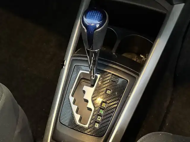 トヨタ カローラ フィールダー ハイブリッドG 香川県 2014(平26)年 16.7万km ブルーM 純正ナビ/→ワンセグ/Bluetooth/バックカメラ/社外15インチアルミ/純正フロアマット/ETC/横滑り防止装置/革巻きステアリング/ステアリングリモコン/プッシュスタート/スマートキー/パワーステアリング/パワーウィンドウ