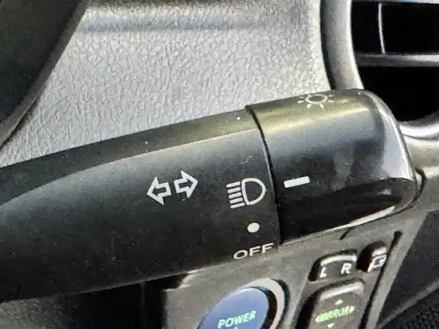 トヨタ カローラ フィールダー ハイブリッドG 香川県 2014(平26)年 16.7万km ブルーM 純正ナビ/→ワンセグ/Bluetooth/バックカメラ/社外15インチアルミ/純正フロアマット/ETC/横滑り防止装置/革巻きステアリング/ステアリングリモコン/プッシュスタート/スマートキー/パワーステアリング/パワーウィンドウ