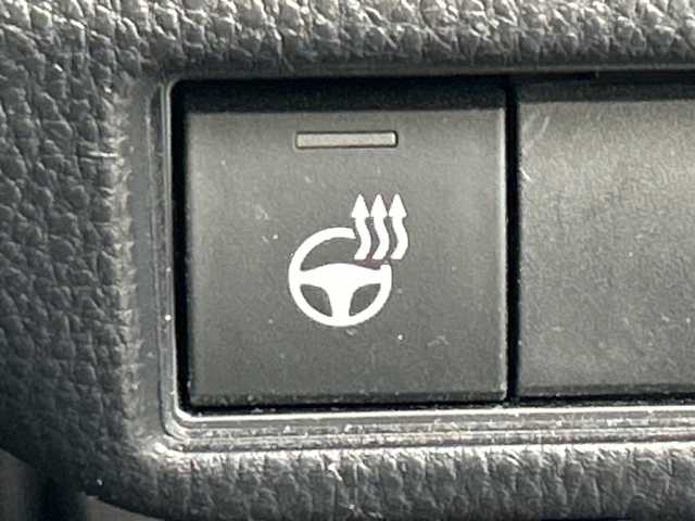 トヨタ プリウス Z 三重県 2023(令5)年 2.5万km ダークブルー /禁煙車//純正ナビ/・フルセグ・Bluetooth・USB・AppleCarPlay・AndroidAuto//パノラミックビューモニター//ブラインドスポットモニター//パワーバックドア//運転席パワーシート（メモリ付き）//前席ベンチレーション//前席シートヒーター//トヨタセーフティセンス//プリクラッシュセーフティ//レーダークルーズコントロール//オートマチックハイビーム//レーントレーシングアシスト//電子パーキング//ブレーキホールド//デジタルインナーミラー//ワイヤレスチャージャー//ステアリングヒーター//LEDヘッドライト//オートライト//革巻きステアリング//ステアリングイッチ//AC100V//ビルトインETC2.0//プッシュスタート//スマートキー