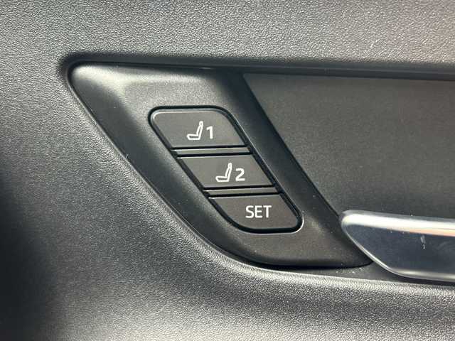 トヨタ プリウス Z 三重県 2023(令5)年 2.5万km ダークブルー /禁煙車//純正ナビ/・フルセグ・Bluetooth・USB・AppleCarPlay・AndroidAuto//パノラミックビューモニター//ブラインドスポットモニター//パワーバックドア//運転席パワーシート（メモリ付き）//前席ベンチレーション//前席シートヒーター//トヨタセーフティセンス//プリクラッシュセーフティ//レーダークルーズコントロール//オートマチックハイビーム//レーントレーシングアシスト//電子パーキング//ブレーキホールド//デジタルインナーミラー//ワイヤレスチャージャー//ステアリングヒーター//LEDヘッドライト//オートライト//革巻きステアリング//ステアリングイッチ//AC100V//ビルトインETC2.0//プッシュスタート//スマートキー