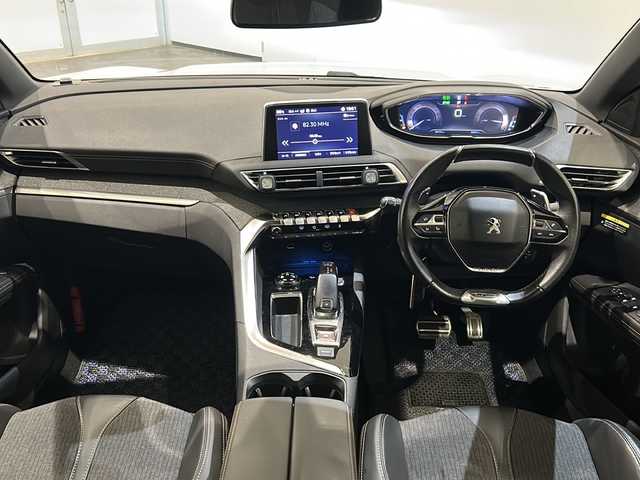 プジョー ３００８ GTライン 新潟県 2017(平29)年 3.7万km BLANC NACRE パノラミックガラススライディングルーフ/純正ナビ/フルセグTV/8インチタッチスクリーン/・ラジオ/BT/Apple Car Play/Android Auto/USB/バックカメラ/サイドカメラ/インテリジェントハイビーム/レーンキープアシスト/ストップ＆スタート/フロント＆バックソナー/アクティブブラインドスポットモニターシステム/アクティブクルーズコントロール/ディレクショナルヘッドランプ/パドルシフト/ワイヤレスチャージャー/パワーバックドア/純正18インチアルミホイール/ハーフレザーシート/ダウンヒルアシスト/ETC