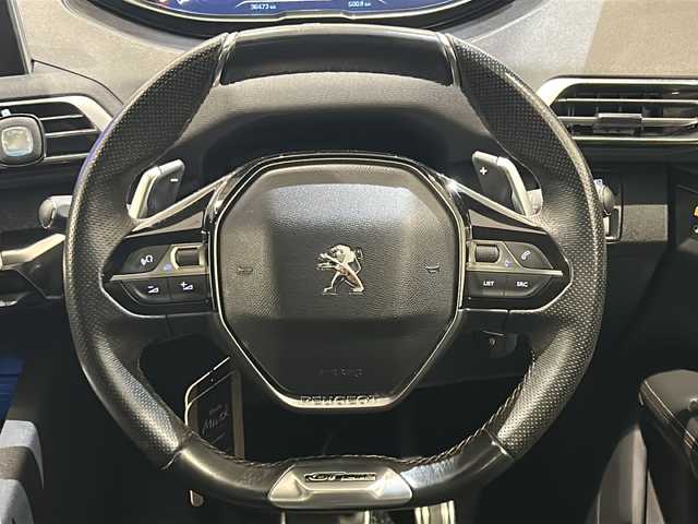 プジョー ３００８ GTライン 新潟県 2017(平29)年 3.7万km BLANC NACRE パノラミックガラススライディングルーフ/純正ナビ/フルセグTV/8インチタッチスクリーン/・ラジオ/BT/Apple Car Play/Android Auto/USB/バックカメラ/サイドカメラ/インテリジェントハイビーム/レーンキープアシスト/ストップ＆スタート/フロント＆バックソナー/アクティブブラインドスポットモニターシステム/アクティブクルーズコントロール/ディレクショナルヘッドランプ/パドルシフト/ワイヤレスチャージャー/パワーバックドア/純正18インチアルミホイール/ハーフレザーシート/ダウンヒルアシスト/ETC