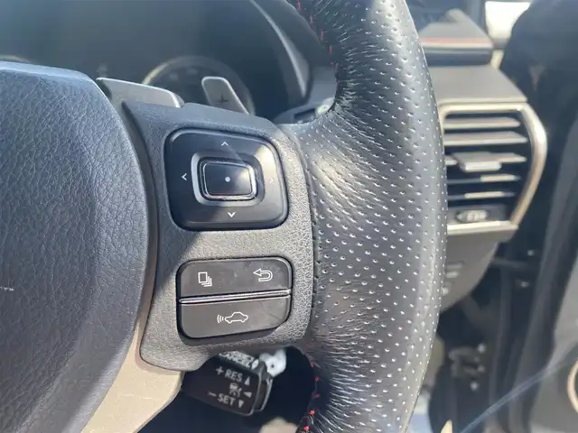 レクサス ＮＸ 300h Fスポーツ 福岡県 2015(平27)年 12.8万km スターライトブラックガラスフレーク ・サンルーフ/・レーダークルーズコントロール/・SDナビ/CD/DVD/Bluetooth/AUX/・赤革シート/シートヒーター/・社外ドライブレコーダー/・ETC/・純正18AW/・プッシュスタート/・スマートキー/・パワーシート/・オートライト/・LEDライト/・オートブレーキホールド/・ステアリングヒーター/・保証書/・取扱説明書/・記録簿