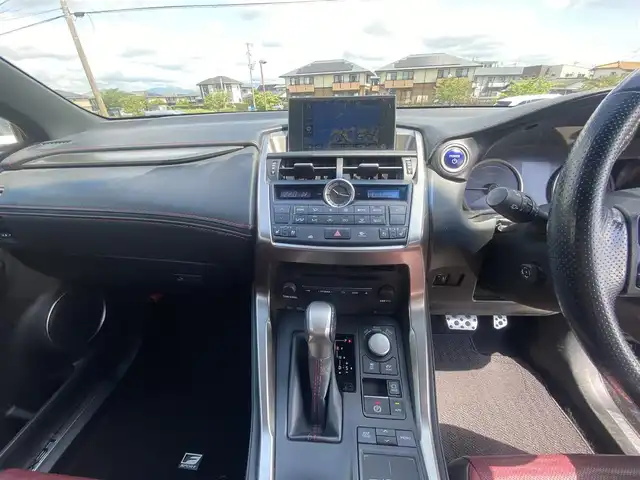 レクサス ＮＸ 300h Fスポーツ 福岡県 2015(平27)年 12.8万km スターライトブラックガラスフレーク ・サンルーフ/・レーダークルーズコントロール/・SDナビ/CD/DVD/Bluetooth/AUX/・赤革シート/シートヒーター/・社外ドライブレコーダー/・ETC/・純正18AW/・プッシュスタート/・スマートキー/・パワーシート/・オートライト/・LEDライト/・オートブレーキホールド/・ステアリングヒーター/・保証書/・取扱説明書/・記録簿