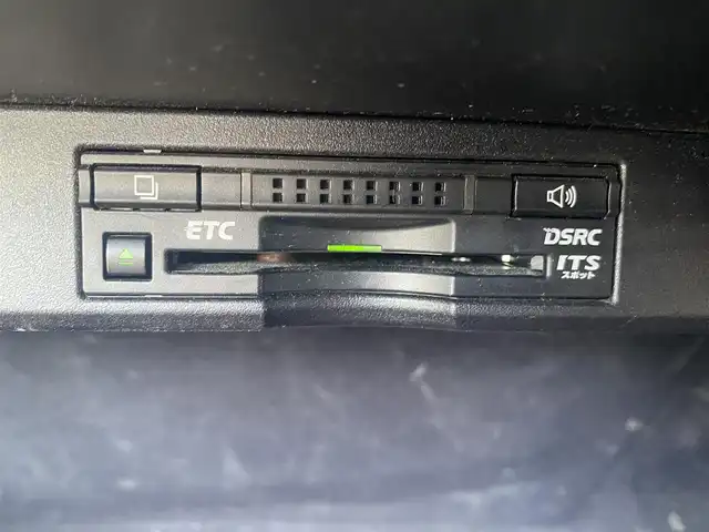 レクサス ＮＸ 300h Fスポーツ 福岡県 2015(平27)年 12.8万km スターライトブラックガラスフレーク ・サンルーフ/・レーダークルーズコントロール/・SDナビ/CD/DVD/Bluetooth/AUX/・赤革シート/シートヒーター/・社外ドライブレコーダー/・ETC/・純正18AW/・プッシュスタート/・スマートキー/・パワーシート/・オートライト/・LEDライト/・オートブレーキホールド/・ステアリングヒーター/・保証書/・取扱説明書/・記録簿