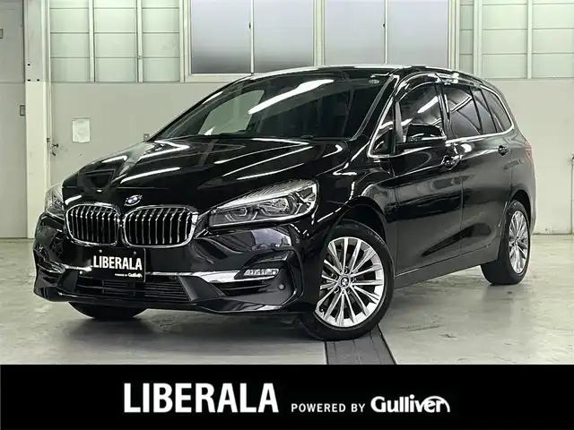ＢＭＷ ２１８ｉ グランツアラー ラグジュアリー 兵庫県 2022(令4)年 1.8万km サファイアブラックP 純正ナビ/バックカメラ/ヘッドアップディスプレイ/電動フロントシート/フロントシートヒーター/ブラックレザーシート/ACC/車線逸脱警告/衝突被害軽減ブレーキ/ドライブレコーダー前後カメラ/Bluetooth