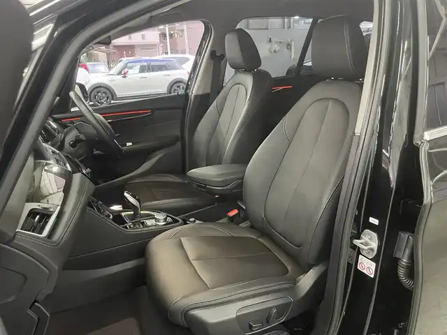 ＢＭＷ ２１８ｉ グランツアラー ラグジュアリー 兵庫県 2022(令4)年 1.8万km サファイアブラックP 純正ナビ/バックカメラ/ヘッドアップディスプレイ/電動フロントシート/フロントシートヒーター/ブラックレザーシート/ACC/車線逸脱警告/衝突被害軽減ブレーキ/ドライブレコーダー前後カメラ/Bluetooth