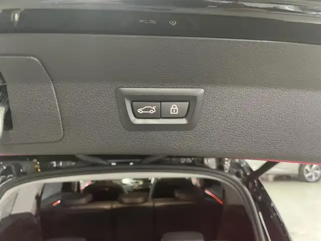 ＢＭＷ ２１８ｉ グランツアラー ラグジュアリー 兵庫県 2022(令4)年 1.8万km サファイアブラックP 純正ナビ/バックカメラ/ヘッドアップディスプレイ/電動フロントシート/フロントシートヒーター/ブラックレザーシート/ACC/車線逸脱警告/衝突被害軽減ブレーキ/ドライブレコーダー前後カメラ/Bluetooth