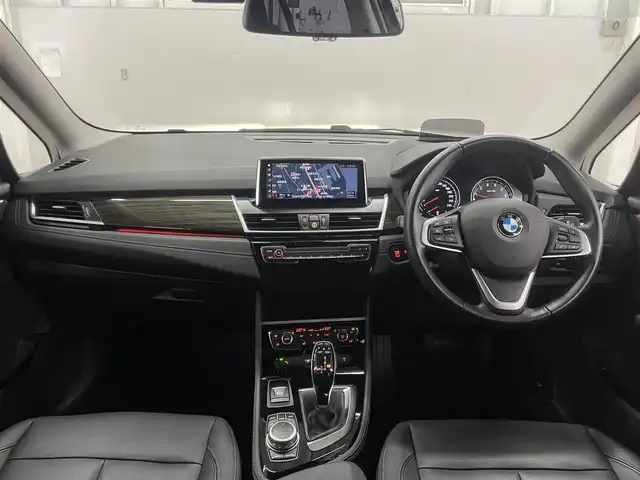 ＢＭＷ ２１８ｉ グランツアラー ラグジュアリー 兵庫県 2022(令4)年 1.8万km サファイアブラックP 純正ナビ/バックカメラ/ヘッドアップディスプレイ/電動フロントシート/フロントシートヒーター/ブラックレザーシート/ACC/車線逸脱警告/衝突被害軽減ブレーキ/ドライブレコーダー前後カメラ/Bluetooth