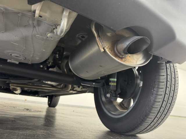 スズキ クロスビー HYBRID MZ 三重県 2022(令4)年 1.3万km タフカーキパールメタリック/ホワイト2トーン マイルドハイブリッド/FF/MTモード付インパネ6AT/カロッツェリア ディスプレイオーディオ DMH-SZ700/（FM/AM/TI（交通情報）/Bluetooth/USB/iPod/HDMI/AUX/CarPlay/AndroidAuto）/【OP】全方位モニター/ドライブレコーダー 前後/ETC/安全/・デュアルカメラブレーキサポート/・誤発進抑制機能（前方・後方）/・車線逸脱警報機能/・ふらつき警報機能/・車線維持支援機能/・アダプティブクルーズコントロール（全車速追従機能付）/・後退時ブレーキサポート/・リヤパーキングセンサー/・ハイビームアシスト/装備/・シートヒーター（D/N）/・オートエアコン/・オートライト/・LED ヘッドランプ＆フロントフォグランプ/・パドルシフト/・ステアリングスイッチ/・純正16inAW/・充電用USBジャック（Ax1、Cx1）/・プッシュスタート/・純正16inAW/・スマートキーx2/など