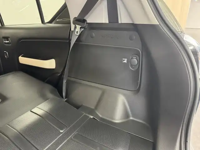 スズキ クロスビー HYBRID MZ 三重県 2022(令4)年 1.3万km タフカーキパールメタリック/ホワイト2トーン マイルドハイブリッド/FF/MTモード付インパネ6AT/カロッツェリア ディスプレイオーディオ DMH-SZ700/（FM/AM/TI（交通情報）/Bluetooth/USB/iPod/HDMI/AUX/CarPlay/AndroidAuto）/【OP】全方位モニター/ドライブレコーダー 前後/ETC/安全/・デュアルカメラブレーキサポート/・誤発進抑制機能（前方・後方）/・車線逸脱警報機能/・ふらつき警報機能/・車線維持支援機能/・アダプティブクルーズコントロール（全車速追従機能付）/・後退時ブレーキサポート/・リヤパーキングセンサー/・ハイビームアシスト/装備/・シートヒーター（D/N）/・オートエアコン/・オートライト/・LED ヘッドランプ＆フロントフォグランプ/・パドルシフト/・ステアリングスイッチ/・純正16inAW/・充電用USBジャック（Ax1、Cx1）/・プッシュスタート/・純正16inAW/・スマートキーx2/など