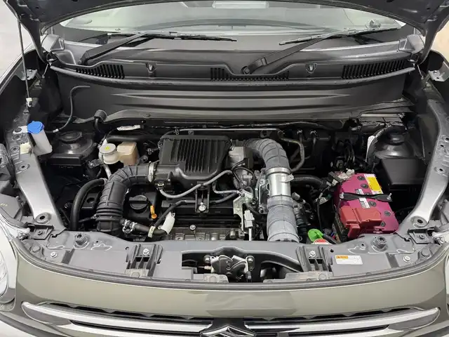スズキ クロスビー HYBRID MZ 三重県 2022(令4)年 1.3万km タフカーキパールメタリック/ホワイト2トーン マイルドハイブリッド/FF/MTモード付インパネ6AT/カロッツェリア ディスプレイオーディオ DMH-SZ700/（FM/AM/TI（交通情報）/Bluetooth/USB/iPod/HDMI/AUX/CarPlay/AndroidAuto）/【OP】全方位モニター/ドライブレコーダー 前後/ETC/安全/・デュアルカメラブレーキサポート/・誤発進抑制機能（前方・後方）/・車線逸脱警報機能/・ふらつき警報機能/・車線維持支援機能/・アダプティブクルーズコントロール（全車速追従機能付）/・後退時ブレーキサポート/・リヤパーキングセンサー/・ハイビームアシスト/装備/・シートヒーター（D/N）/・オートエアコン/・オートライト/・LED ヘッドランプ＆フロントフォグランプ/・パドルシフト/・ステアリングスイッチ/・純正16inAW/・充電用USBジャック（Ax1、Cx1）/・プッシュスタート/・純正16inAW/・スマートキーx2/など