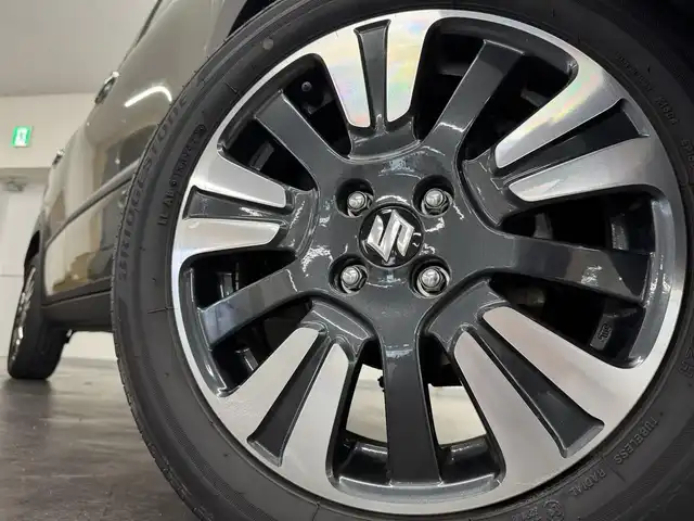 スズキ クロスビー HYBRID MZ 三重県 2022(令4)年 1.3万km タフカーキパールメタリック/ホワイト2トーン マイルドハイブリッド/FF/MTモード付インパネ6AT/カロッツェリア ディスプレイオーディオ DMH-SZ700/（FM/AM/TI（交通情報）/Bluetooth/USB/iPod/HDMI/AUX/CarPlay/AndroidAuto）/【OP】全方位モニター/ドライブレコーダー 前後/ETC/安全/・デュアルカメラブレーキサポート/・誤発進抑制機能（前方・後方）/・車線逸脱警報機能/・ふらつき警報機能/・車線維持支援機能/・アダプティブクルーズコントロール（全車速追従機能付）/・後退時ブレーキサポート/・リヤパーキングセンサー/・ハイビームアシスト/装備/・シートヒーター（D/N）/・オートエアコン/・オートライト/・LED ヘッドランプ＆フロントフォグランプ/・パドルシフト/・ステアリングスイッチ/・純正16inAW/・充電用USBジャック（Ax1、Cx1）/・プッシュスタート/・純正16inAW/・スマートキーx2/など