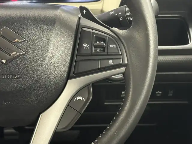 スズキ クロスビー HYBRID MZ 三重県 2022(令4)年 1.3万km タフカーキパールメタリック/ホワイト2トーン マイルドハイブリッド/FF/MTモード付インパネ6AT/カロッツェリア ディスプレイオーディオ DMH-SZ700/（FM/AM/TI（交通情報）/Bluetooth/USB/iPod/HDMI/AUX/CarPlay/AndroidAuto）/【OP】全方位モニター/ドライブレコーダー 前後/ETC/安全/・デュアルカメラブレーキサポート/・誤発進抑制機能（前方・後方）/・車線逸脱警報機能/・ふらつき警報機能/・車線維持支援機能/・アダプティブクルーズコントロール（全車速追従機能付）/・後退時ブレーキサポート/・リヤパーキングセンサー/・ハイビームアシスト/装備/・シートヒーター（D/N）/・オートエアコン/・オートライト/・LED ヘッドランプ＆フロントフォグランプ/・パドルシフト/・ステアリングスイッチ/・純正16inAW/・充電用USBジャック（Ax1、Cx1）/・プッシュスタート/・純正16inAW/・スマートキーx2/など