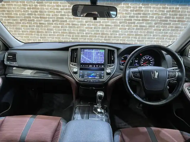 トヨタ クラウン ハイブリッド アスリートS Four 岩手県 2015(平27)年 5.8万km ホワイトパールクリスタルシャイン ４WD/寒冷地仕様/レーダークルーズコントロール/プリクラッシュセーフティ/クリアランスソナー/横滑り防止装置/MTモード付AT/ウインドシールドデアイサー/ヒーテッドドアミラー/パワーシート・シートヒーター(前席)/ステアリングヒーター/純正HDDナビ/フルセグTV/ステアリングスイッチ/バックカメラ/ETC/オートライト/HIDヘッドランプ/フォグランプ/純正１７インチアルミホイール