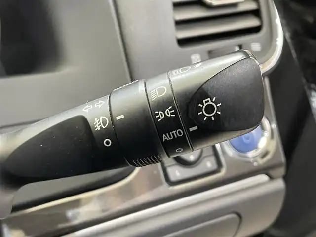 トヨタ クラウン ハイブリッド アスリートS Four 岩手県 2015(平27)年 5.8万km ホワイトパールクリスタルシャイン ４WD/寒冷地仕様/レーダークルーズコントロール/プリクラッシュセーフティ/クリアランスソナー/横滑り防止装置/MTモード付AT/ウインドシールドデアイサー/ヒーテッドドアミラー/パワーシート・シートヒーター(前席)/ステアリングヒーター/純正HDDナビ/フルセグTV/ステアリングスイッチ/バックカメラ/ETC/オートライト/HIDヘッドランプ/フォグランプ/純正１７インチアルミホイール