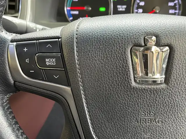 トヨタ クラウン ハイブリッド アスリートS Four 岩手県 2015(平27)年 5.8万km ホワイトパールクリスタルシャイン ４WD/寒冷地仕様/レーダークルーズコントロール/プリクラッシュセーフティ/クリアランスソナー/横滑り防止装置/MTモード付AT/ウインドシールドデアイサー/ヒーテッドドアミラー/パワーシート・シートヒーター(前席)/ステアリングヒーター/純正HDDナビ/フルセグTV/ステアリングスイッチ/バックカメラ/ETC/オートライト/HIDヘッドランプ/フォグランプ/純正１７インチアルミホイール