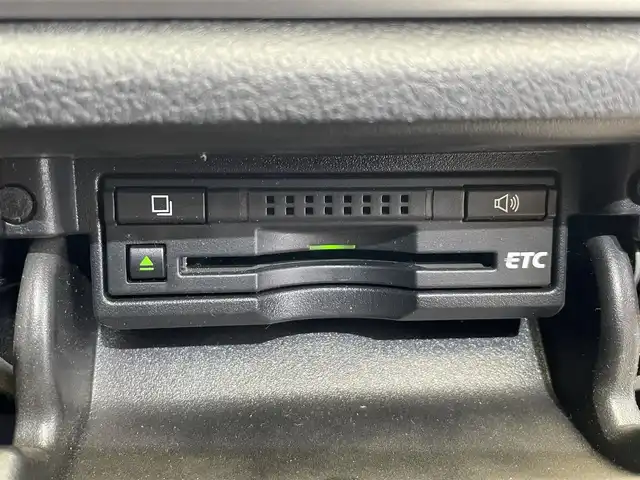 トヨタ クラウン ハイブリッド アスリートS Four 岩手県 2015(平27)年 5.8万km ホワイトパールクリスタルシャイン ４WD/寒冷地仕様/レーダークルーズコントロール/プリクラッシュセーフティ/クリアランスソナー/横滑り防止装置/MTモード付AT/ウインドシールドデアイサー/ヒーテッドドアミラー/パワーシート・シートヒーター(前席)/ステアリングヒーター/純正HDDナビ/フルセグTV/ステアリングスイッチ/バックカメラ/ETC/オートライト/HIDヘッドランプ/フォグランプ/純正１７インチアルミホイール