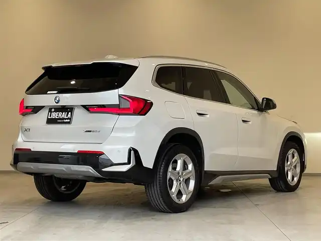 ＢＭＷ ＢＭＷ Ｘ１ xDrive 20d Xライン 熊本県 2023(令5)年 4万km 白 純正HDDナビ（AppleCarPlay、Bluetooth、USB）/360°カメラ/パノラマサンルーフ/ハーフレザーシート/パワーシート/シートヒーター/パワーバックドア/純正18インチアルミホイール/コーナーセンサー/LEDヘッドライト/前後ドライブレコーダー