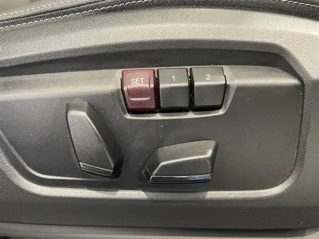 ＢＭＷ ＢＭＷ Ｘ１ xDrive 20d Xライン 熊本県 2023(令5)年 4万km 白 純正HDDナビ（AppleCarPlay、Bluetooth、USB）/360°カメラ/パノラマサンルーフ/ハーフレザーシート/パワーシート/シートヒーター/パワーバックドア/純正18インチアルミホイール/コーナーセンサー/LEDヘッドライト/前後ドライブレコーダー