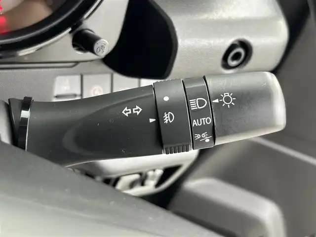 スズキ ジムニー XC 道央・札幌 2024(令6)年 1万km ミディアムグレー ・4WD/・社外メモリナビ/・フルセグ/BT/CD/DVD/・バックカメラ/・衝突被害軽減ブレーキ/・レーンキープアシスト/・クルーズコントロール/・オートハイビーム/・シートヒーター/・ミラーヒーター/・アイドリングストップ/・ダウンヒルアシスト/・ヘッドライトウォッシャー/・ステアリングスイッチ/・プッシュスタート/・スマートキー/・横滑り防止装置/・電格ミラー