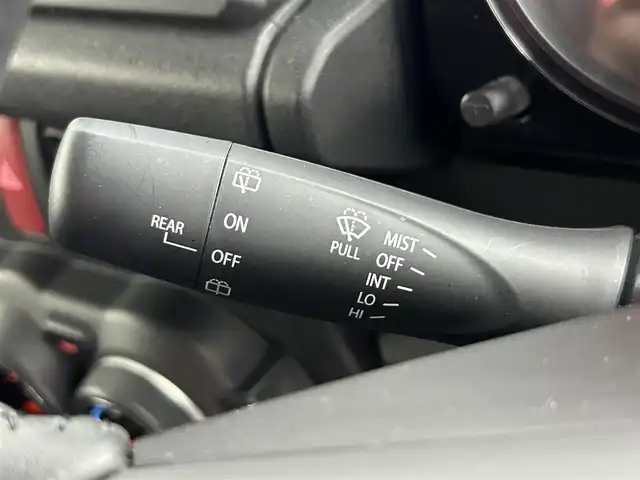 スズキ ジムニー XC 道央・札幌 2024(令6)年 1万km ミディアムグレー ・4WD/・社外メモリナビ/・フルセグ/BT/CD/DVD/・バックカメラ/・衝突被害軽減ブレーキ/・レーンキープアシスト/・クルーズコントロール/・オートハイビーム/・シートヒーター/・ミラーヒーター/・アイドリングストップ/・ダウンヒルアシスト/・ヘッドライトウォッシャー/・ステアリングスイッチ/・プッシュスタート/・スマートキー/・横滑り防止装置/・電格ミラー