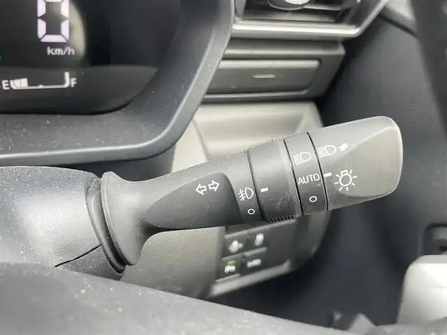 ダイハツ ロッキー プレミアム G HEV 千葉県 2023(令5)年 1.6万km シャイニングホワイトパール スマートアシスト/・衝突軽減ブレーキ/レーンキープアシスト/・レーダークルーズコントロール/オートハイビーム/・クリアランスソナー/ブラインドスポットモニター/純正ディスプレイオーディオ/・フルセグ/BT/USB/カープレイ/全方位カメラ/ステアリングスイッチ/ETC/ハーフレザーシート/シートヒーター(D/N席)/電動パーキングブレーキ/ブレーキホールド/LEDヘッドライト/オートライト/フォグライト/バックフォグ/純正フロアマット/純正17インチAW