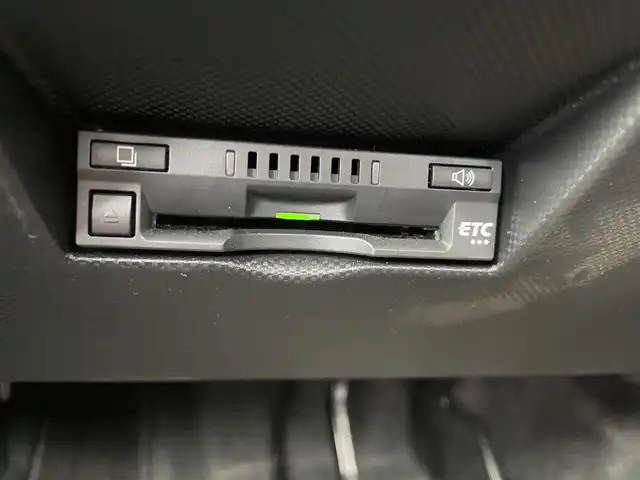 ダイハツ ロッキー プレミアム G HEV 千葉県 2023(令5)年 1.6万km シャイニングホワイトパール スマートアシスト/・衝突軽減ブレーキ/レーンキープアシスト/・レーダークルーズコントロール/オートハイビーム/・クリアランスソナー/ブラインドスポットモニター/純正ディスプレイオーディオ/・フルセグ/BT/USB/カープレイ/全方位カメラ/ステアリングスイッチ/ETC/ハーフレザーシート/シートヒーター(D/N席)/電動パーキングブレーキ/ブレーキホールド/LEDヘッドライト/オートライト/フォグライト/バックフォグ/純正フロアマット/純正17インチAW