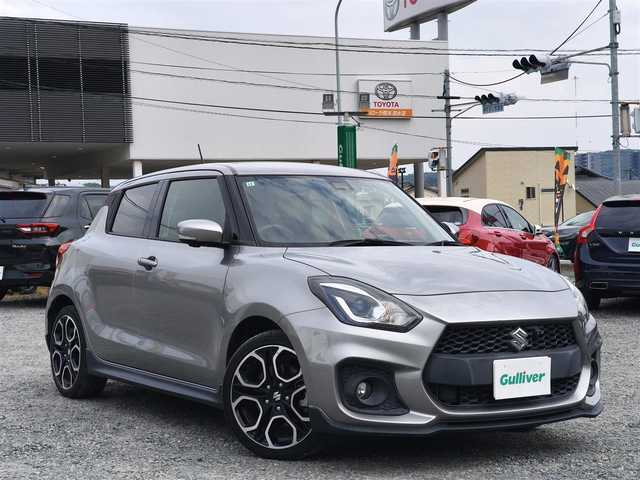 スズキ スイフト スポーツ セーフティPKG 熊本県 2019(令1)年 3.3万km プレミアムシルバーメタリック ワンオーナー/純正8インチナビ（CN-RZ843)/【フルセグTV/CD/DVD/BT】/全周囲カメラ/衝突軽減防止装置/アダプティブクルーズコントロール/レーンキープアシスト/パドルシフト/オートLEDライト/オートハイビーム/ウィンカーミラー/D席シートヒーター/純正17インチAW/プッシュスタート/スマートキー/純正フロアマット/横滑り防止装置/ABS/保証書/取扱説明書/スペアキー