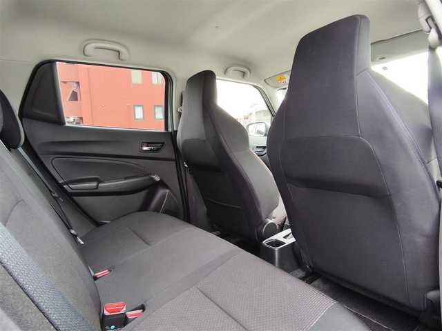 スズキ スイフト スポーツ セーフティPKG 熊本県 2019(令1)年 3.3万km プレミアムシルバーメタリック ワンオーナー/純正8インチナビ（CN-RZ843)/【フルセグTV/CD/DVD/BT】/全周囲カメラ/衝突軽減防止装置/アダプティブクルーズコントロール/レーンキープアシスト/パドルシフト/オートLEDライト/オートハイビーム/ウィンカーミラー/D席シートヒーター/純正17インチAW/プッシュスタート/スマートキー/純正フロアマット/横滑り防止装置/ABS/保証書/取扱説明書/スペアキー