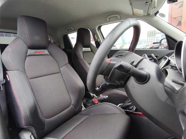 スズキ スイフト スポーツ セーフティPKG 熊本県 2019(令1)年 3.3万km プレミアムシルバーメタリック ワンオーナー/純正8インチナビ（CN-RZ843)/【フルセグTV/CD/DVD/BT】/全周囲カメラ/衝突軽減防止装置/アダプティブクルーズコントロール/レーンキープアシスト/パドルシフト/オートLEDライト/オートハイビーム/ウィンカーミラー/D席シートヒーター/純正17インチAW/プッシュスタート/スマートキー/純正フロアマット/横滑り防止装置/ABS/保証書/取扱説明書/スペアキー