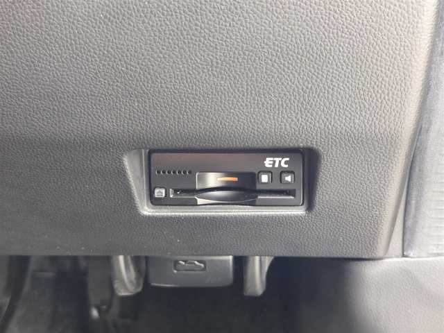 スズキ スイフト スポーツ セーフティPKG 熊本県 2019(令1)年 3.3万km プレミアムシルバーメタリック ワンオーナー/純正8インチナビ（CN-RZ843)/【フルセグTV/CD/DVD/BT】/全周囲カメラ/衝突軽減防止装置/アダプティブクルーズコントロール/レーンキープアシスト/パドルシフト/オートLEDライト/オートハイビーム/ウィンカーミラー/D席シートヒーター/純正17インチAW/プッシュスタート/スマートキー/純正フロアマット/横滑り防止装置/ABS/保証書/取扱説明書/スペアキー