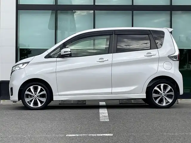日産 デイズ ハイウェイスターG ターボ 和歌山県 2014(平26)年 2.8万km ホワイトパール 純正7インチナビ/フルセグTV/全方位カメラ/横滑り防止機能/社外ドライブレコーダー/社外ETC/純正フロアマット