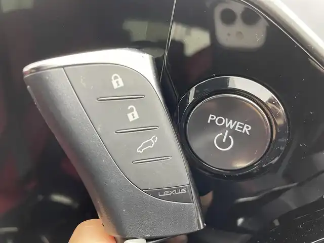 レクサス ＮＸ 350h Fスポーツ 茨城県 2023(令5)年 1.6万km ホワイトノーヴァガラスフレーク 純正ナビ/フルセグ視聴可/クルコン/全方位カメラ/MT付AT/DVD再生可/ETC2.0/ドラレコ/100V充電/Bluetooth接続/USB入力端子/電動リアゲート/パワーシート（D＋N席）/シートヒーター（D＋N席）/エアシート（D＋N席）/純正20インチAW/オートマチックハイビーム/LEDライト